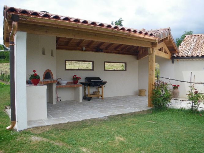 Création de terrasses (béton, carrelage, pierre, bois sur plots)